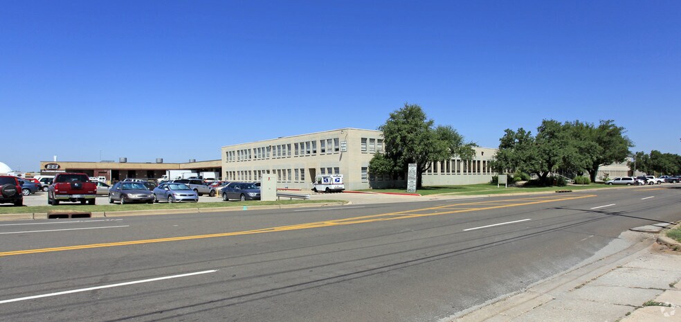 More Photos Of 3813-3817 N Santa Fe Ave, Oklahoma City Light Manufacturing For Lease