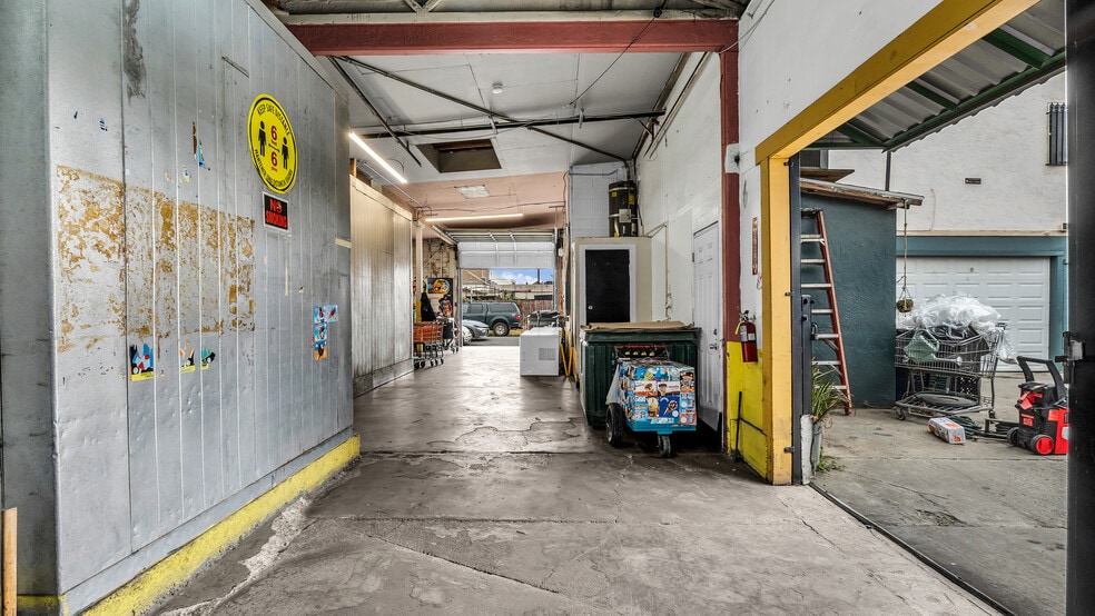 More Photos Of 909 53rd Ave, Oakland Warehouse For Sale