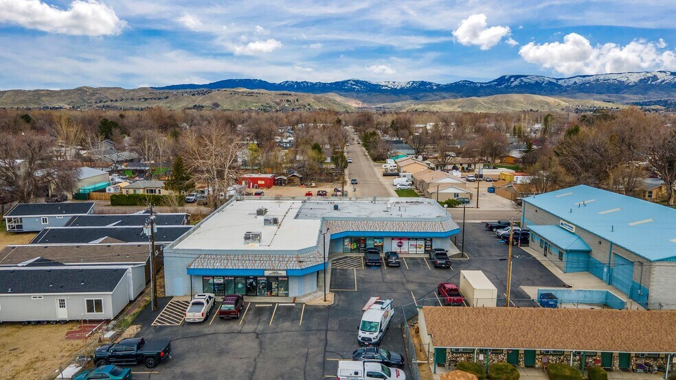 More Photos Of 4684-4688 W Chinden Blvd, Boise Freestanding For Lease