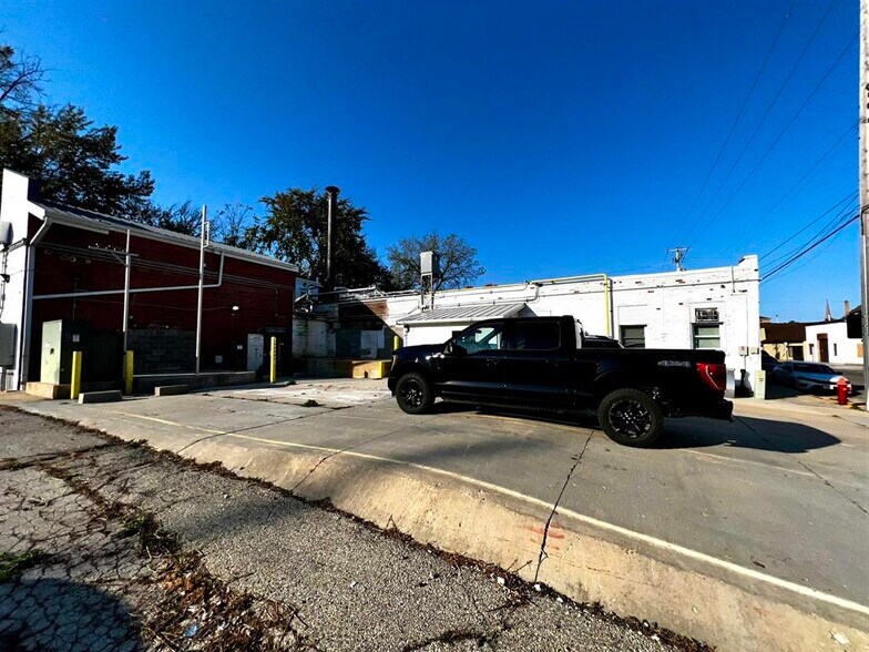 More Photos Of 1720 12th St, Monroe Distribution For Lease