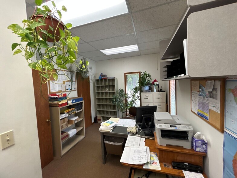 More Photos Of 3641 Ridge Rd, Highland Medical For Sale