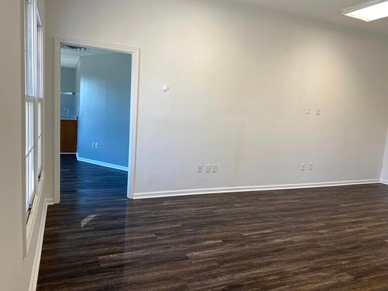 More Photos Of 8333 Alexandria Pike, Alexandria Office For Lease