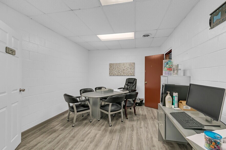 More Photos Of 227 E Mercury Blvd, Hampton General Retail For Sale