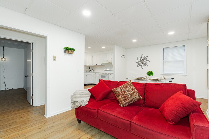 More Photos Of 48 Columbia St, Poughkeepsie Apartments For Sale