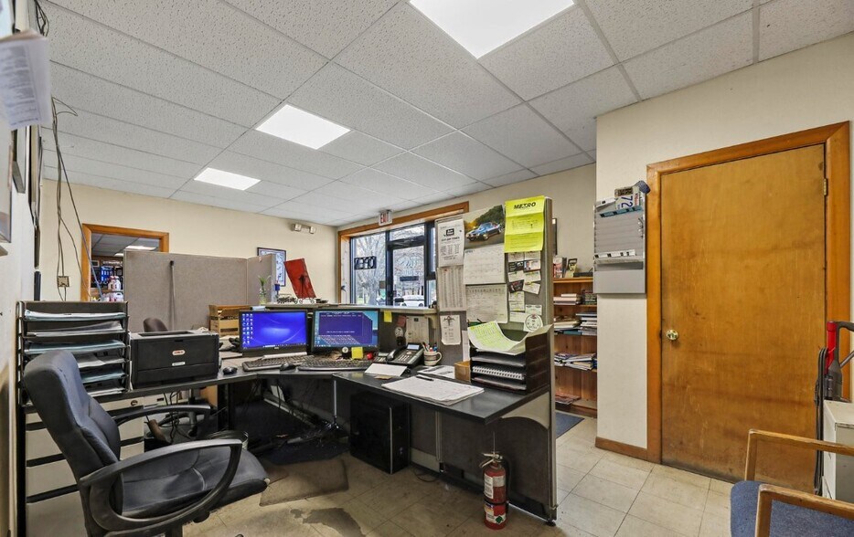 More Photos Of 1260 East St, Pittsfield Freestanding For Sale