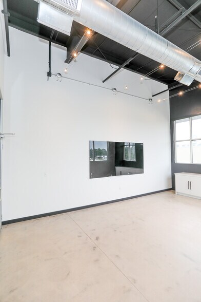 More Photos Of 525 Woodland Square Blvd, Conroe Coworking Space