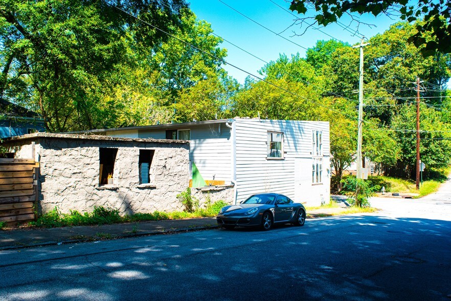 More Photos Of 105 SE Ormond St, Atlanta Storefront For Sale