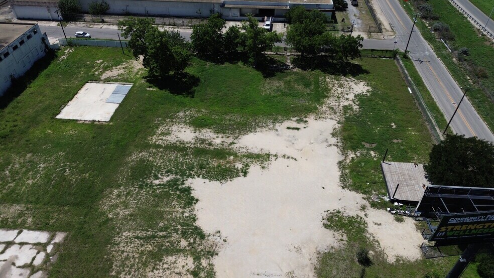 More Photos Of 1010 Hoefgen Avenue, San Antonio Land For Sale