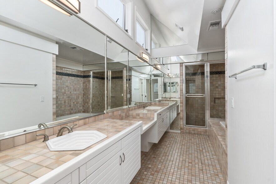 More Photos Of 16585 Pacific Coast Hwy, Sunset Beach Office For Sale