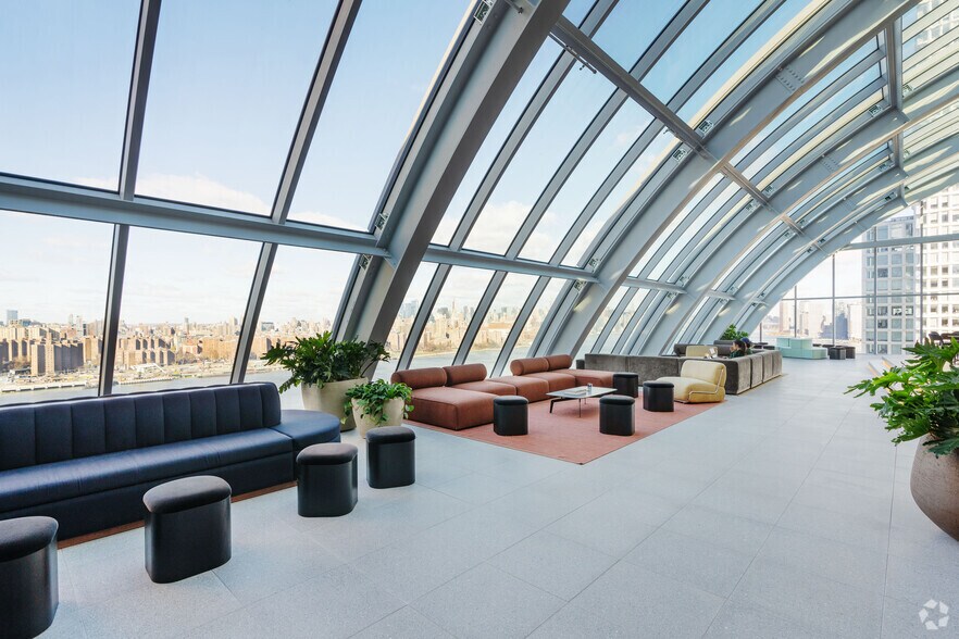 More Photos Of 300 Kent Ave, Brooklyn Office For Lease