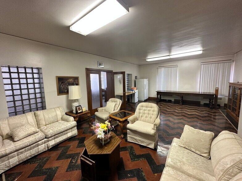 More Photos Of 8430 S Calumet Ave, Chicago Specialty For Sale