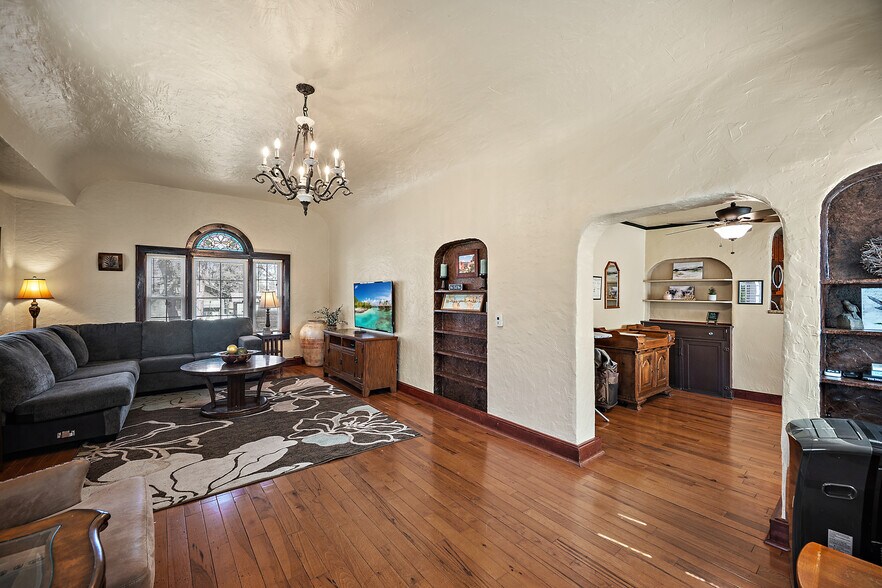 More Photos Of 1929 Woodburn St, Colorado Springs Multifamily For Sale