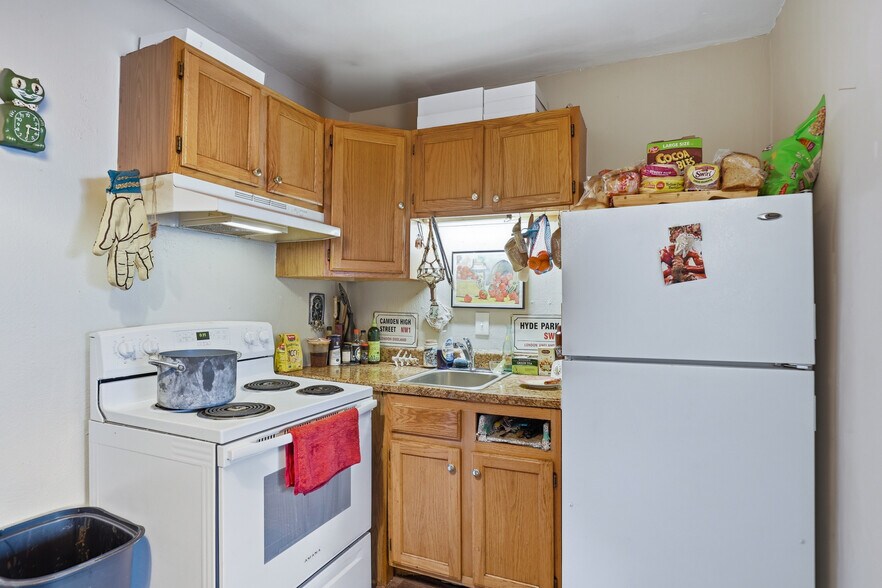 More Photos Of 3704 Greenwood Blvd, Maplewood Apartments For Sale
