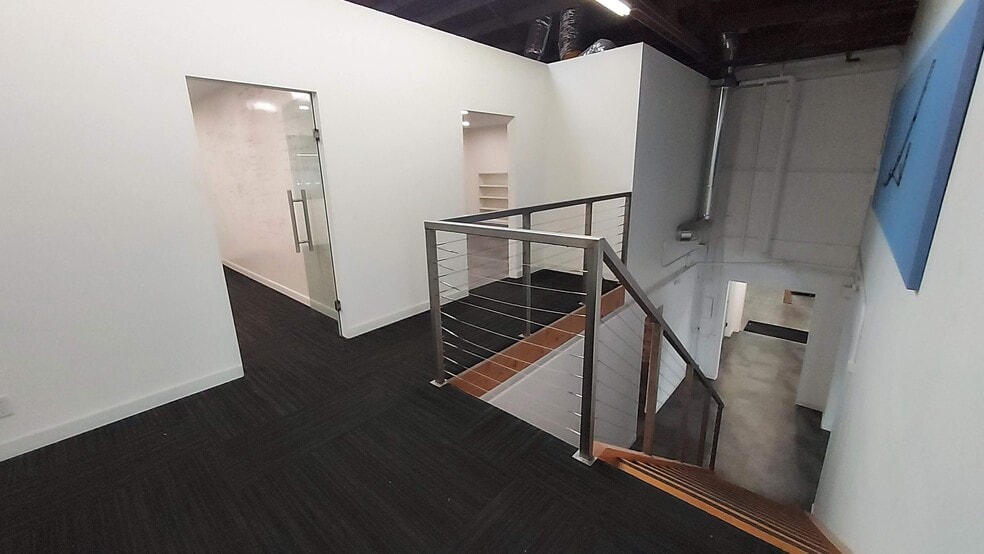 More Photos Of 215 O'Neill Ave, Belmont Warehouse For Lease