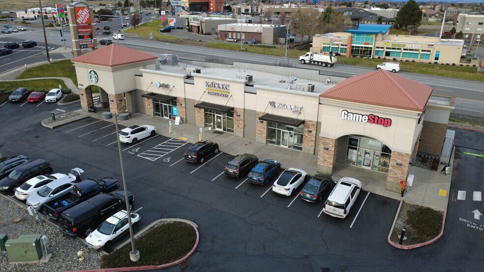 Primary Photo Of 4008 W 27th Ave, Kennewick General Retail For Lease
