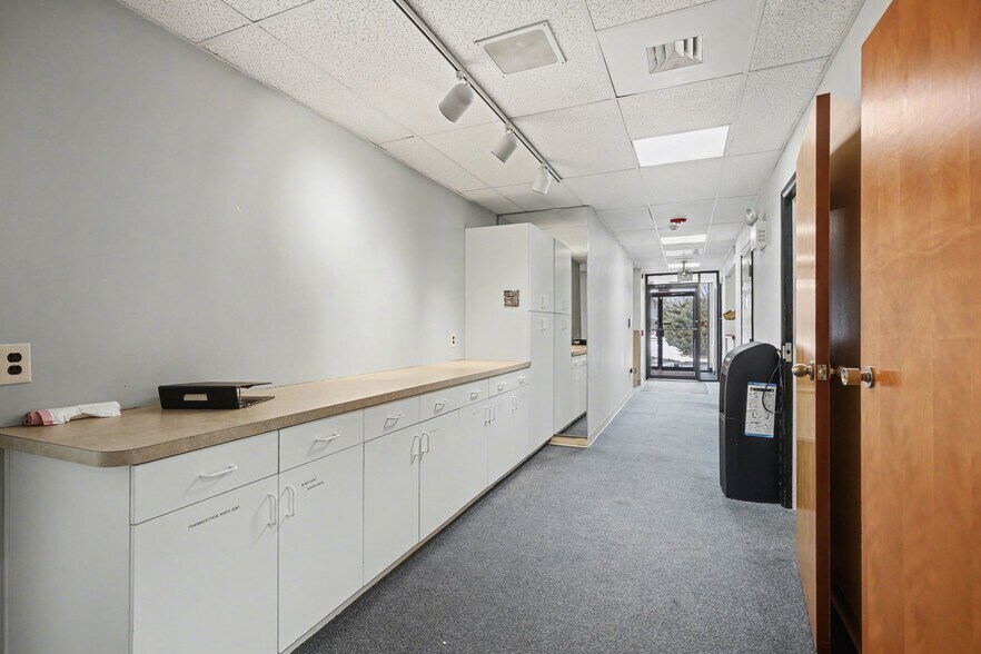 More Photos Of 400 Nationwide Dr, Harrisburg Medical For Sale