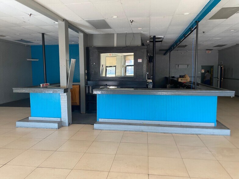 More Photos Of 2475 S Park Ave, Sanford Storefront Retail Office For Sale