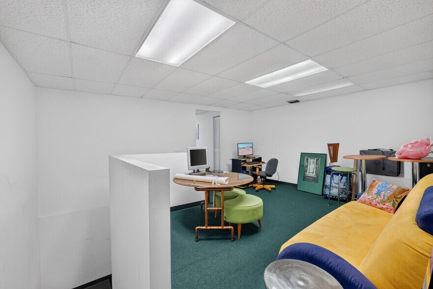 More Photos Of 2202-2204 W 78th St, Hialeah Warehouse For Sale