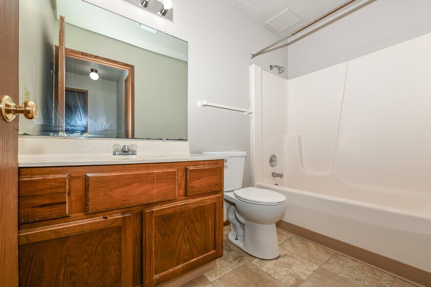 More Photos Of 11513 Brown Deer Rd W, Milwaukee Apartments For Sale