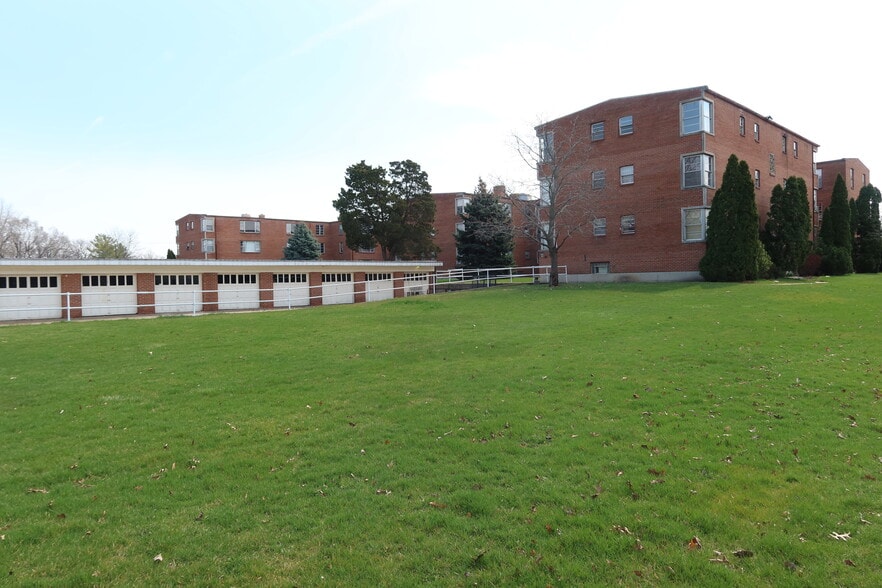 Primary Photo Of 602-606 W Le Fevre Rd, Sterling Apartments For Sale
