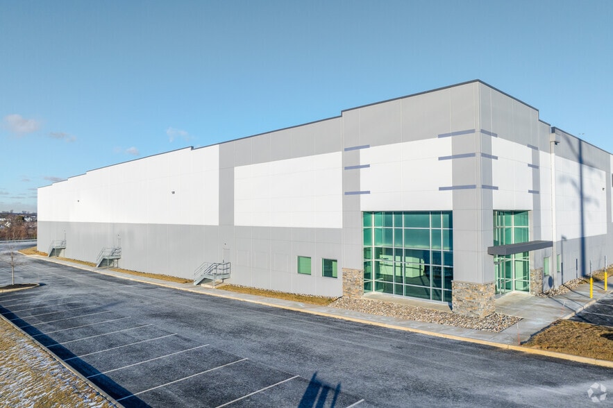 Primary Photo Of 3100 Alburtis Rd, Macungie Warehouse For Lease
