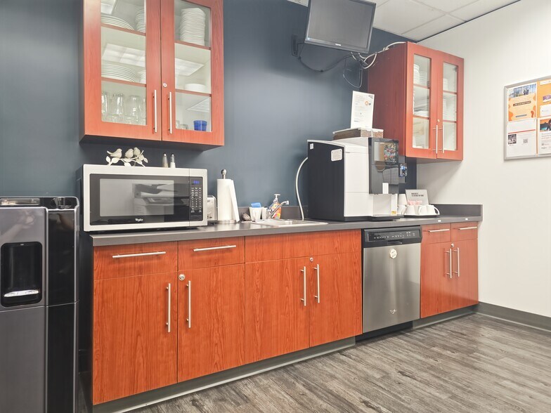More Photos Of 1500 NW Bethany Blvd, Beaverton Coworking Space