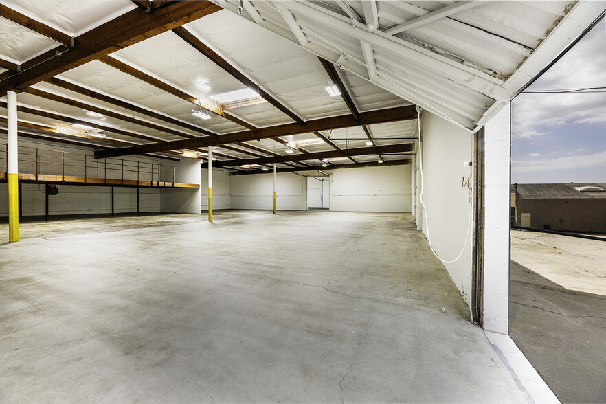 More Photos Of 1550 E Burnett St, Signal Hill Warehouse For Lease
