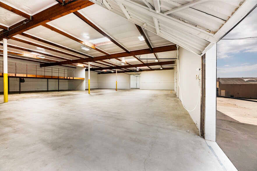 More Photos Of 1550 E Burnett St, Signal Hill Warehouse For Lease
