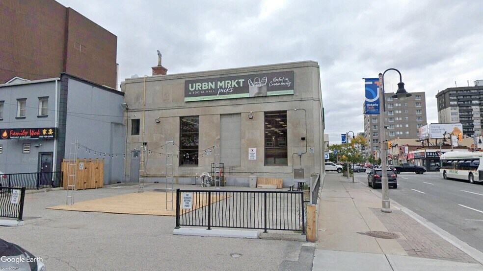 More Photos Of 27 Simcoe St N, Oshawa Bank For Sale