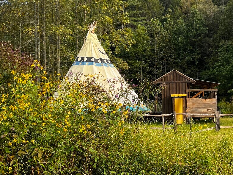 More Photos Of 32 Owl Creek Rd, Murphy Trailer Camper Park For Sale