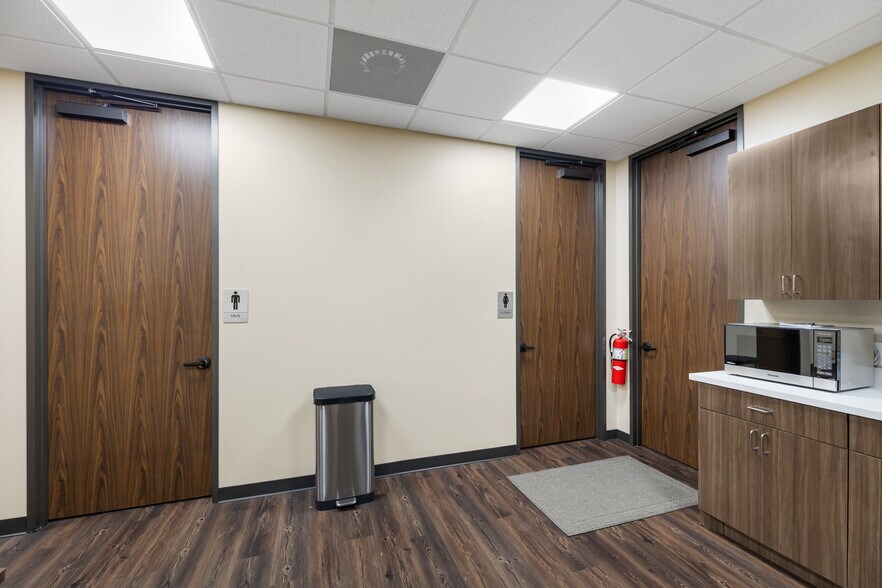 More Photos Of 16647 Telge Rd, Cypress Warehouse For Sale