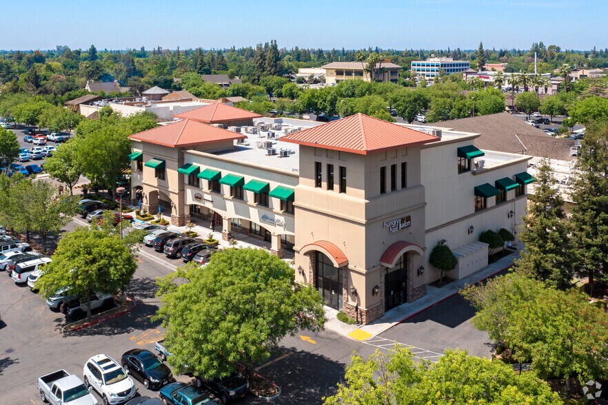 More Photos Of 680 W Shaw Ave, Fresno General Retail For Lease