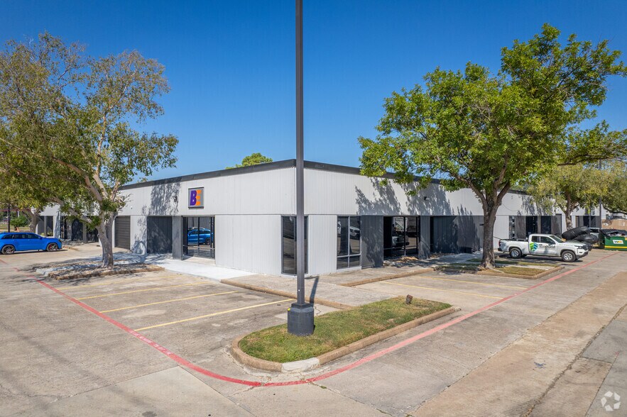 More Photos Of 301 Wells Fargo Dr, Houston Unknown For Lease