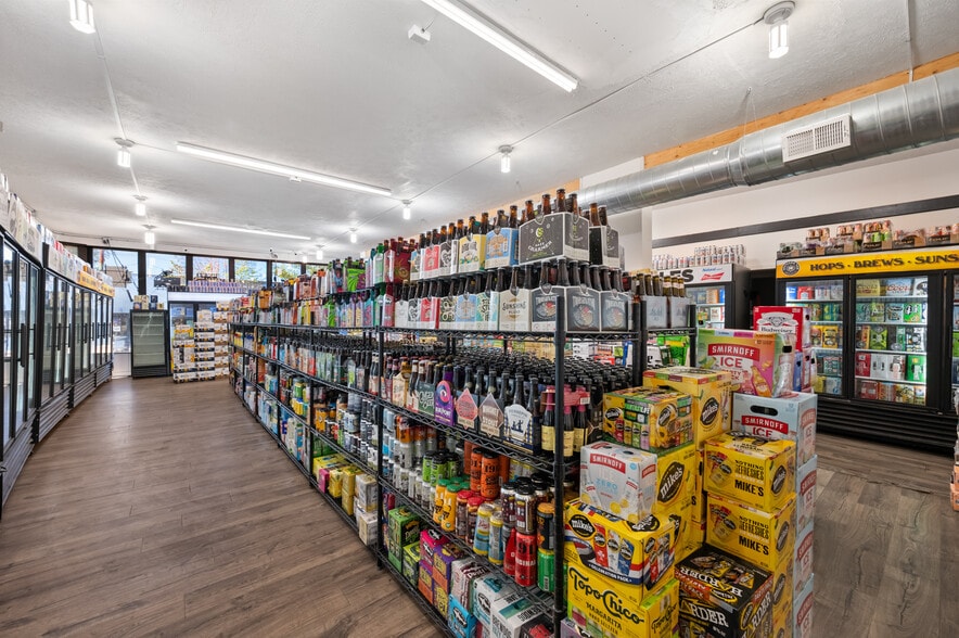 More Photos Of 200-208 E Eighth Ave, Munhall Freestanding For Sale