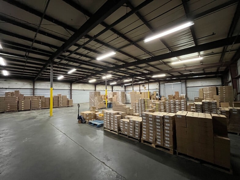 More Photos Of 709 Curtis St, Monroe Manufacturing For Lease