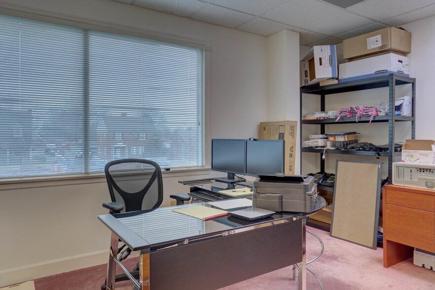 More Photos Of 930 Red Rose Ct, Lancaster Medical For Lease