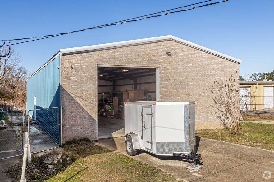 More Photos Of 2713 & 2717 15th Ave, Gulfport Light Distribution For Sale