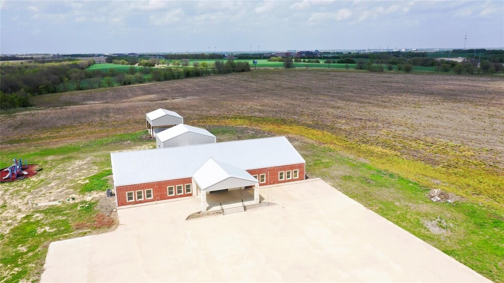 More Photos Of 475 Old Dorchester, Sherman Schools For Sale