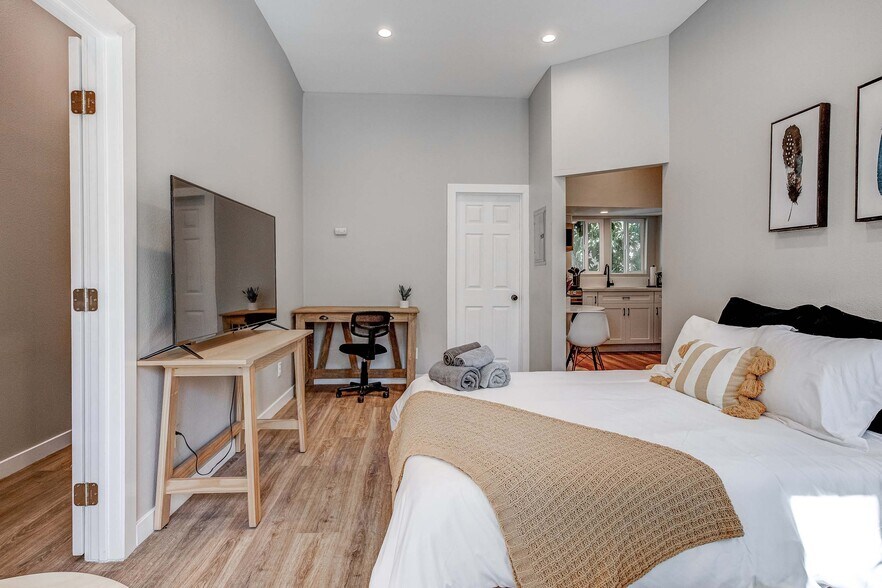 More Photos Of 146 Witmer St, Los Angeles Apartments For Sale