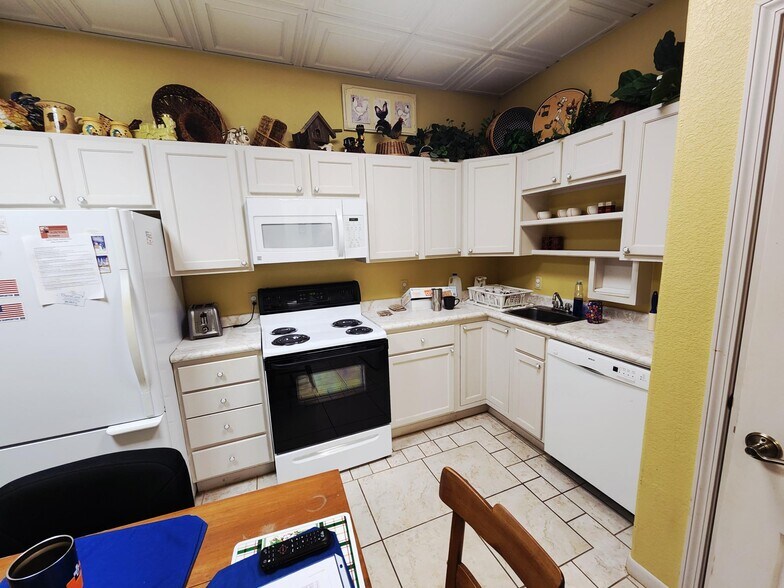 More Photos Of 1111 Worth St, Hemphill Office For Sale