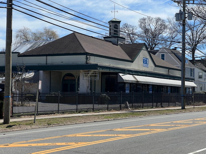 More Photos Of 221 South St, Oyster Bay Freestanding For Lease