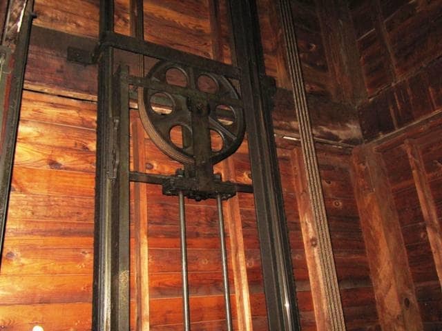 More Photos Of 620 President Clinton Ave, Little Rock Light Distribution For Sale