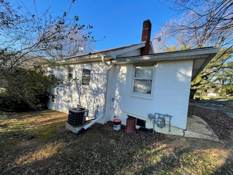 More Photos Of 2745 Orange Ave NE, Roanoke Office For Sale