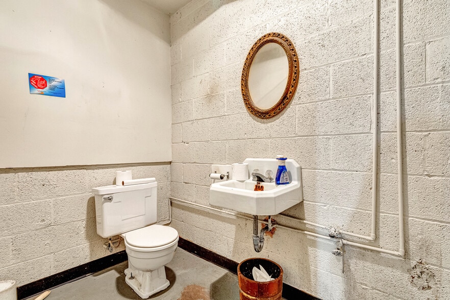 More Photos Of 1505 Brook Rd, Richmond Warehouse For Sale