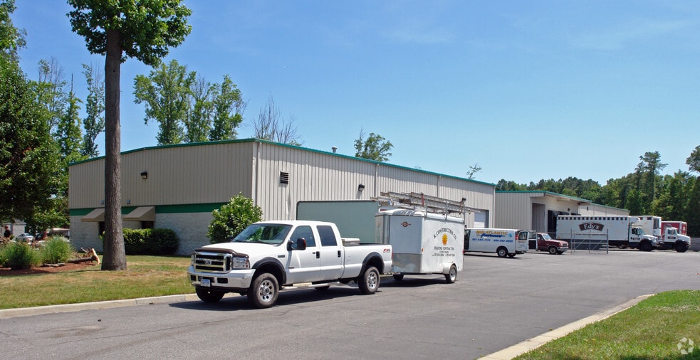 More Photos Of 916-920 Cavalier Blvd, Chesapeake Light Distribution For Lease