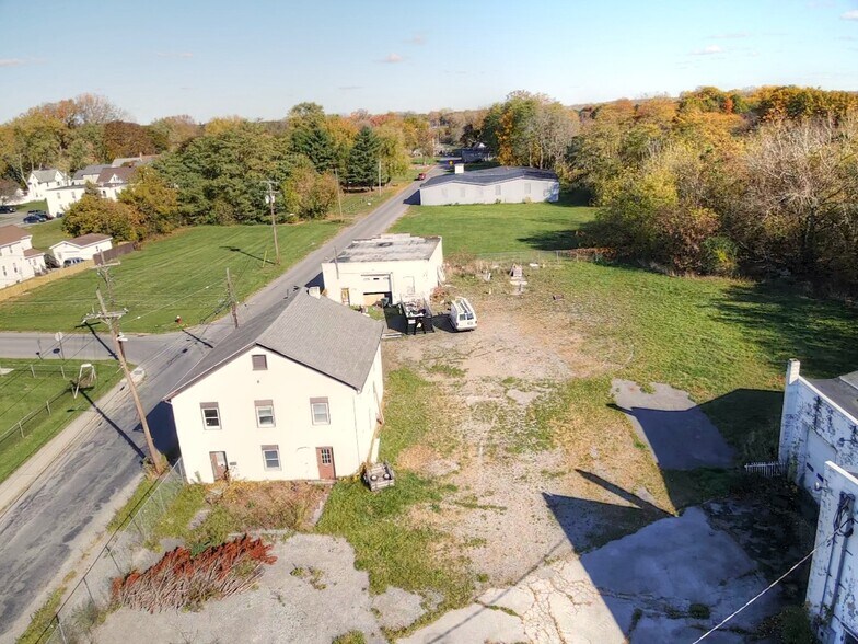 More Photos Of 142 Middle St, Geneva Warehouse For Sale