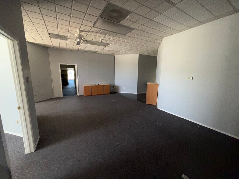 More Photos Of 1420 W Kettleman Ln, Lodi Unknown For Lease