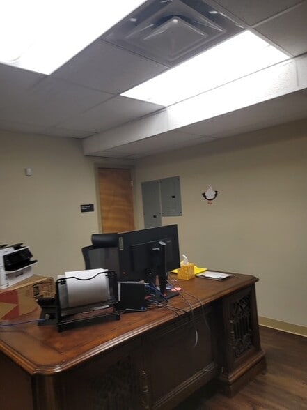 More Photos Of 385 Oxford Valley Rd, Yardley Medical For Lease