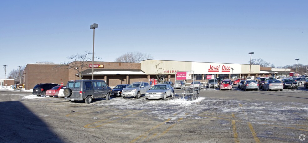 More Photos Of 1456-1500 Lee St, Des Plaines Freestanding For Lease