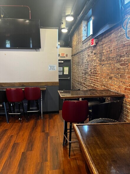 More Photos Of 717 Bellwood Ave, Bellwood Bar For Sale